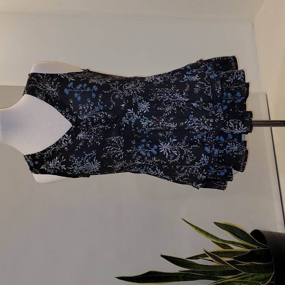 Floral Vneck Tank by Hinge